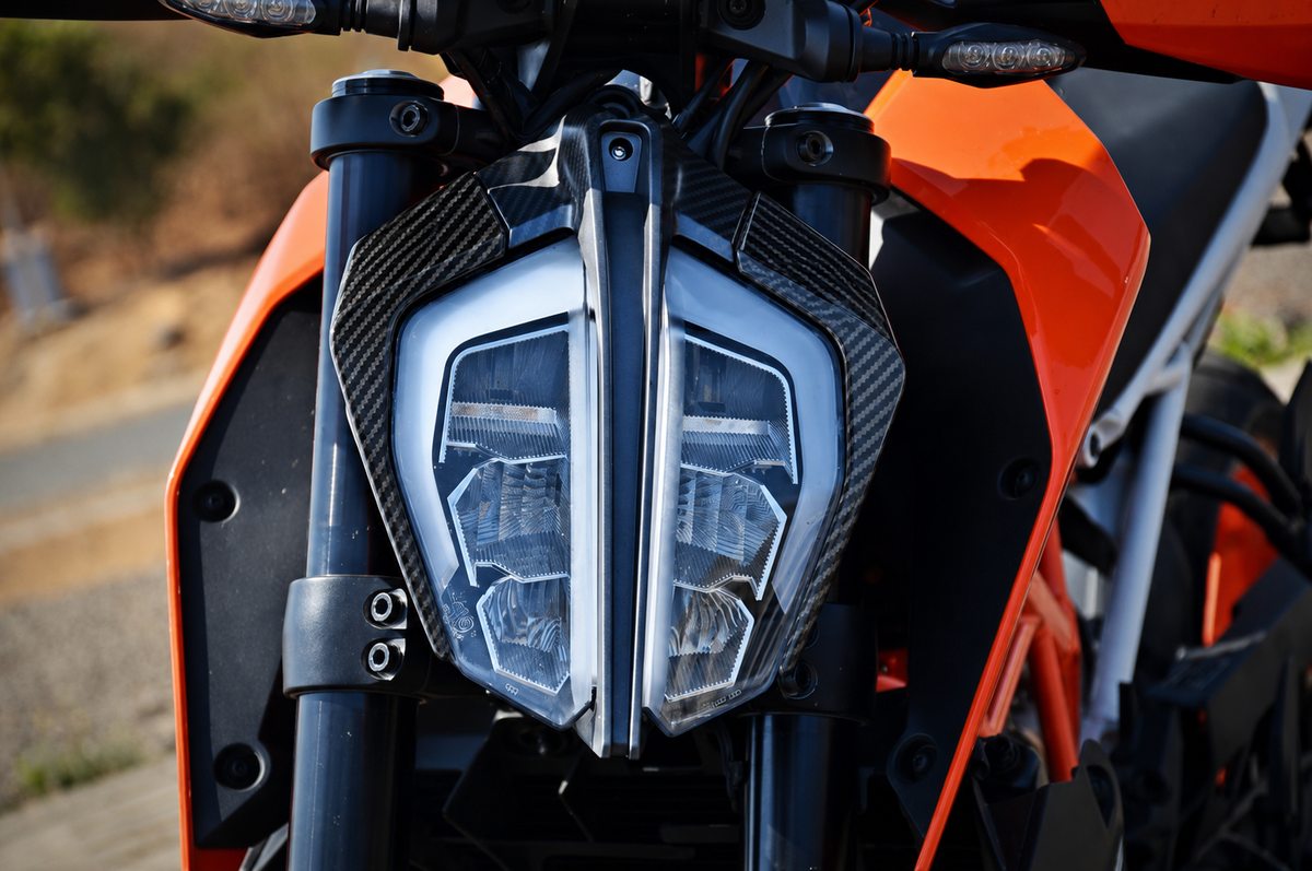 Headlight Cover for KTM Duke Gen 2 (125/200/250/390) – Carbon Fibre Hydro Dipped