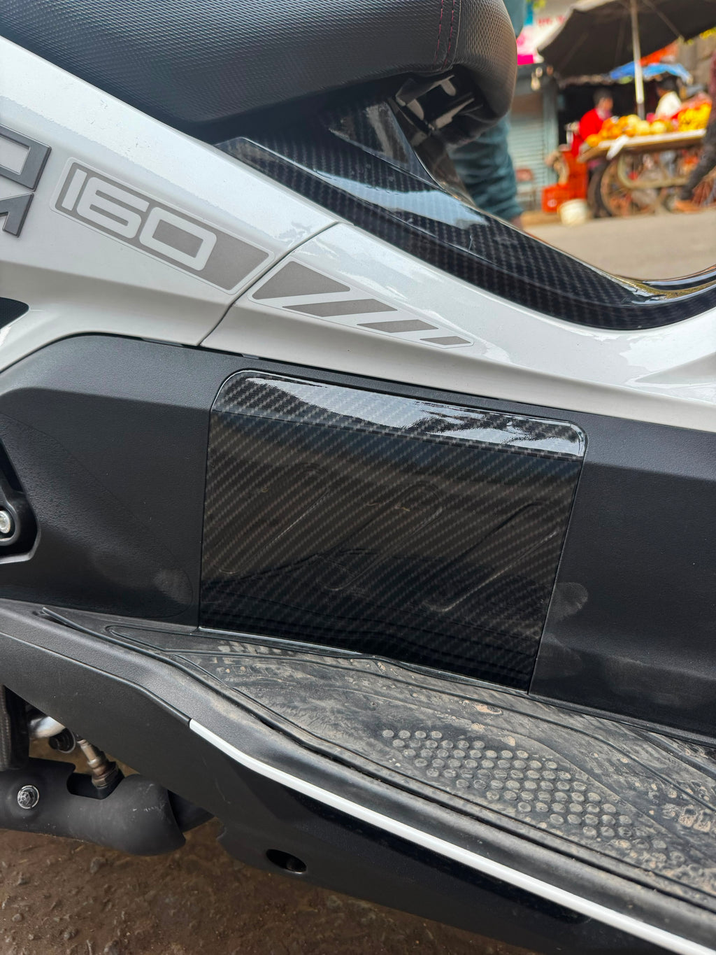 Hero Xoom 160 Footboard Cover Set– Carbon Fibre Hydro Dipped