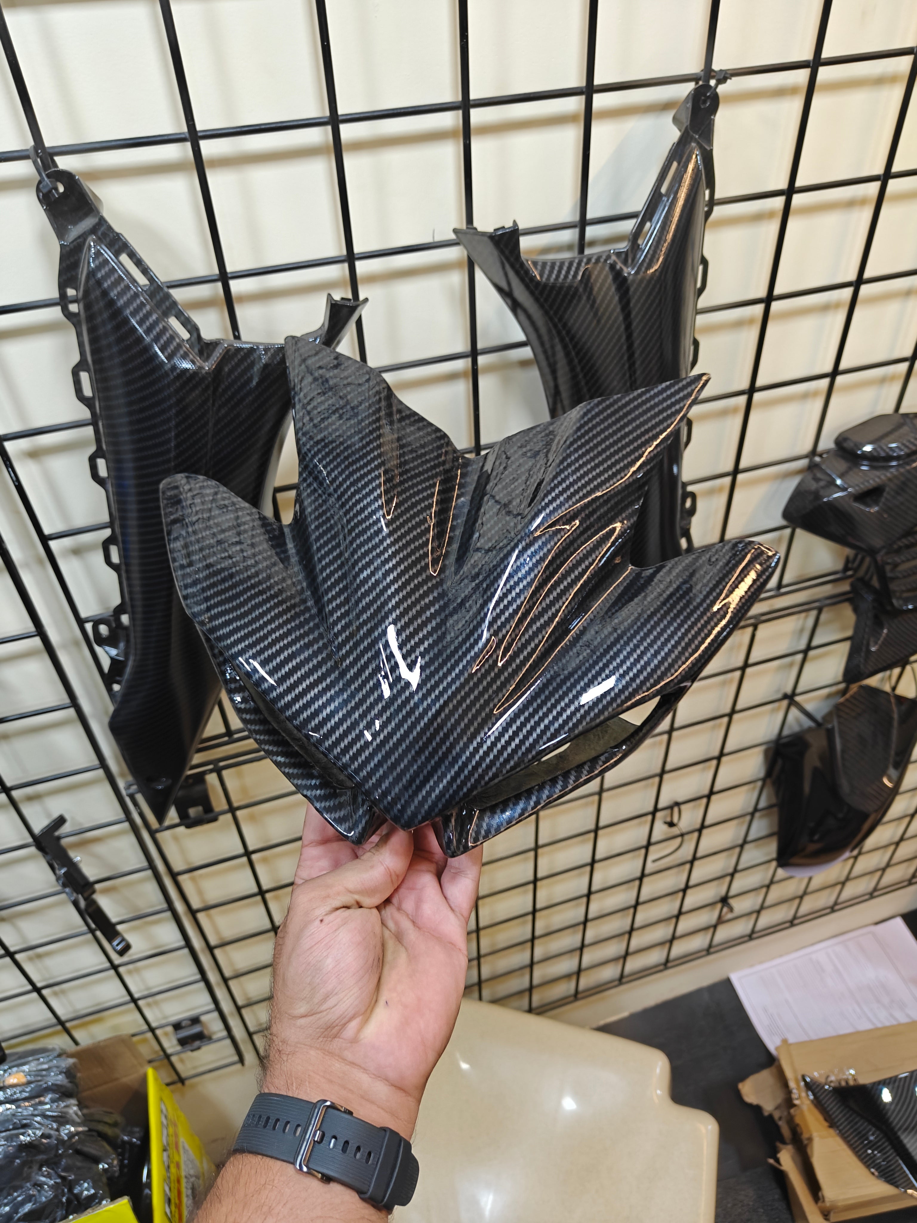 Mt15/ Mt03 Premium Carbon Fibre Hydrodipped front mask/Indonesian style mask