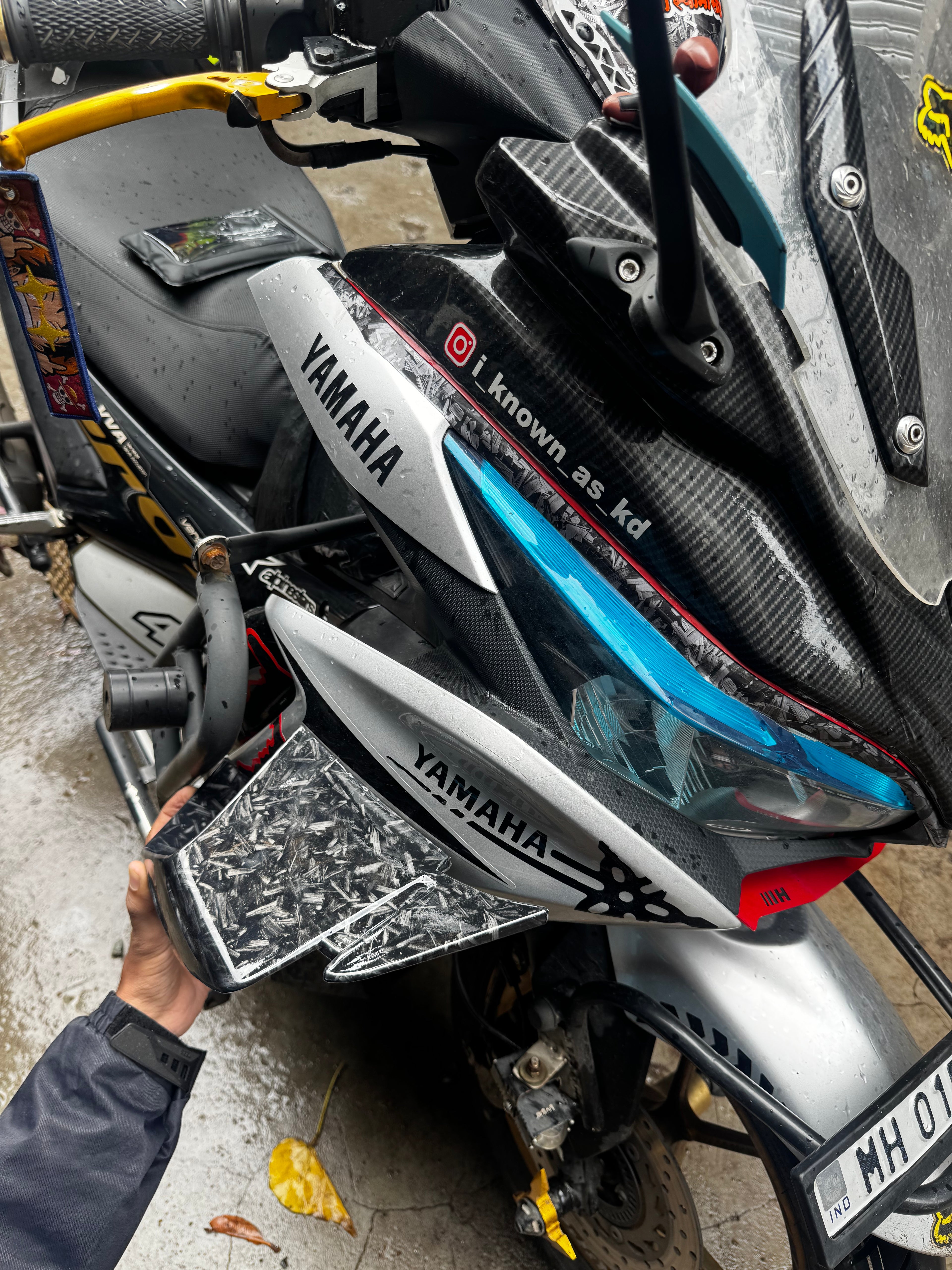 BMW S1000RR Style Winglets – Universal Fitting Forged Carbon Hydro Dipped