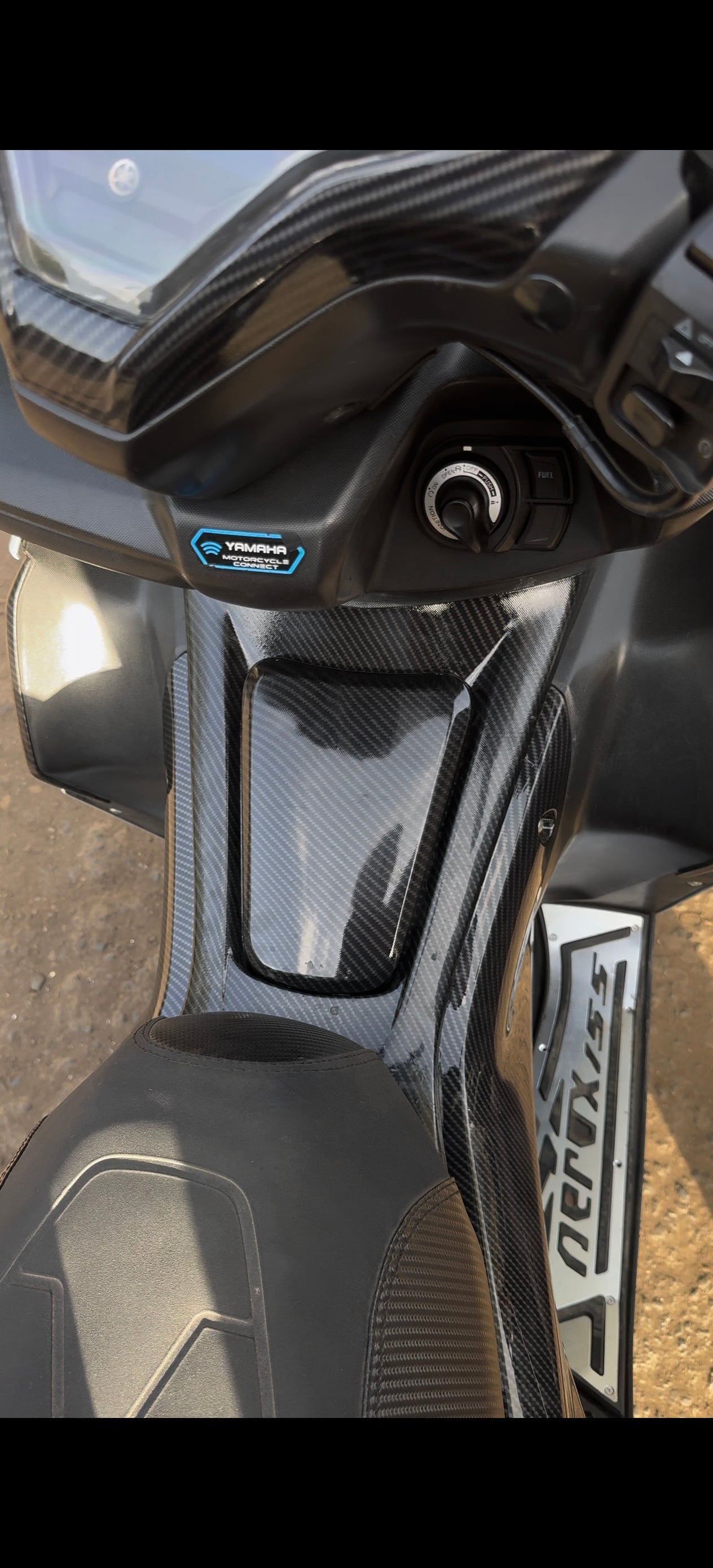Fuel Cap Surround Panel for Yamaha Aerox 155 – Carbon Fibre Hydro Dipped