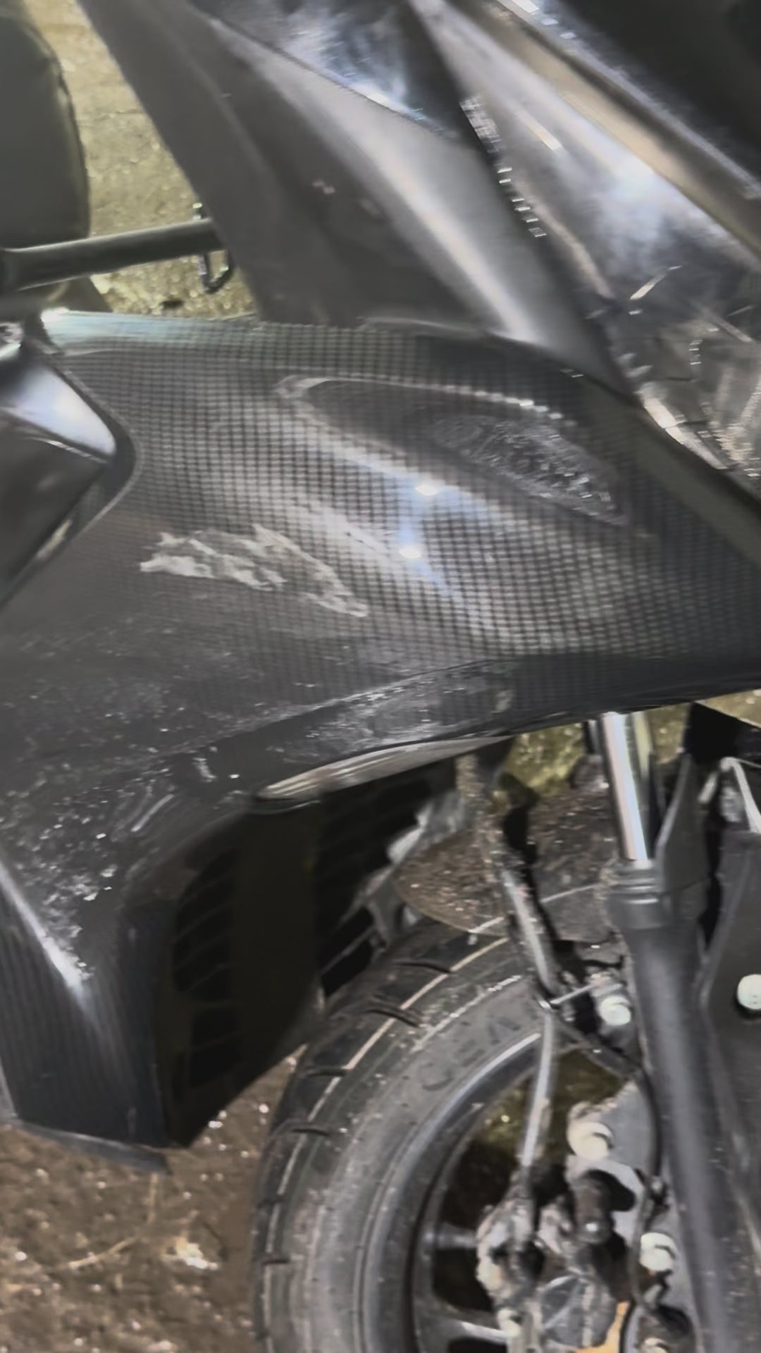 Front Side Panels for Yamaha Aerox 155 – Carbon Fibre Hydro Dipped