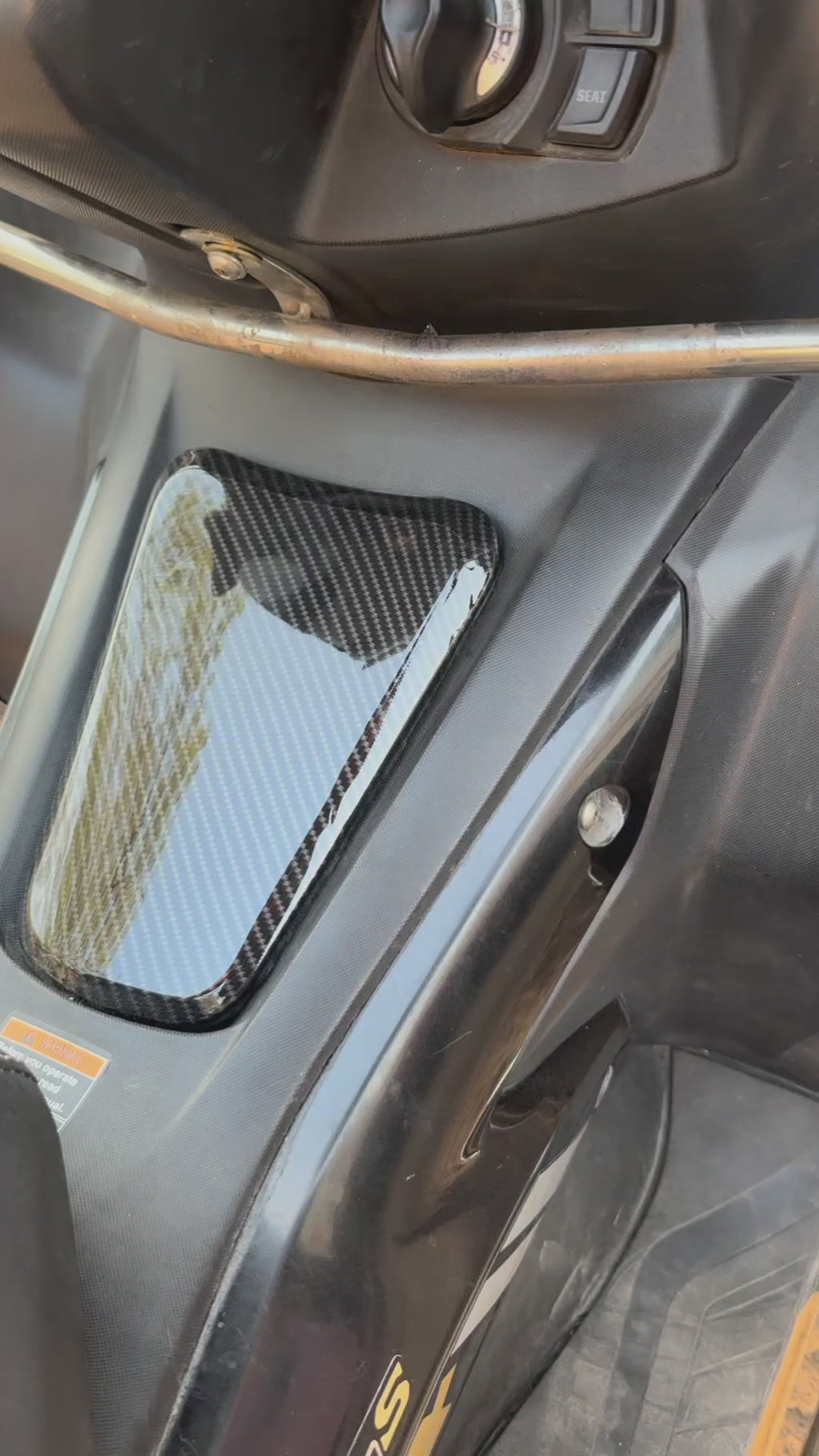 Aerox Carbon fibre fuel cap cover